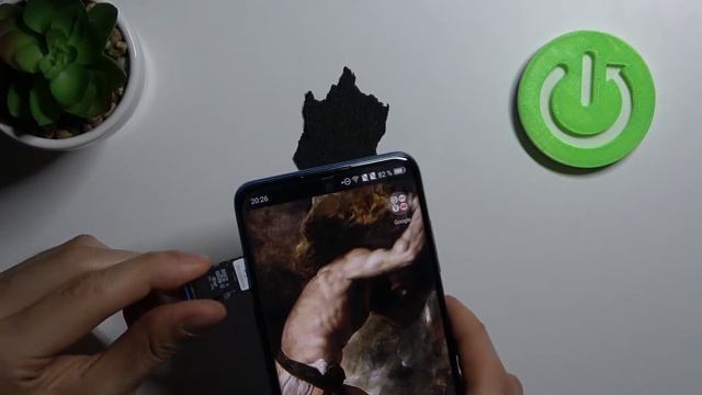 Как вставить карты SD и SIM в TCL 20 L / Расширить память смотреть онлайн