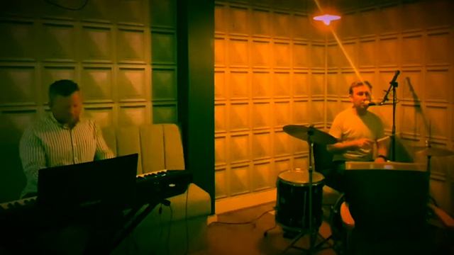 Fire & Rain Duo - Call Me Al - Groovy Kind Love - Crazy Little Thing смотреть онлайн