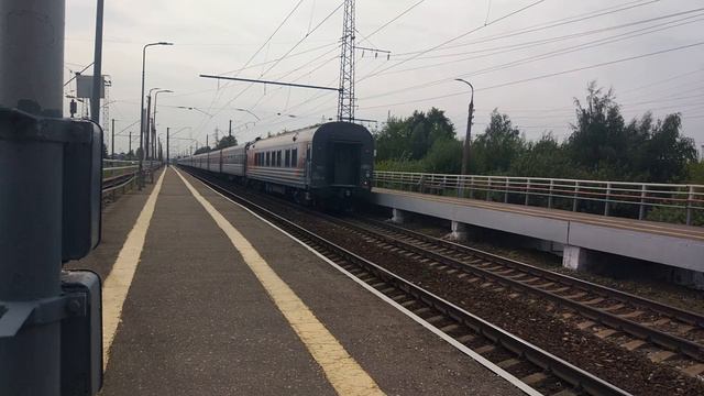 ЧС4т-284 с пассажирским поездом на О.п 435 км смотреть онлайн