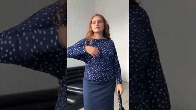 Купить блузку женскую с рукавами "летучая мышь", коллекция "Осень-Зима 2022/23" смотреть онлайн