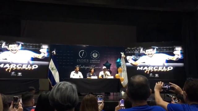 MARCELO ARÉVALO RECIBE HONORES DE CAMPEÓN👌🏻🏆 смотреть онлайн