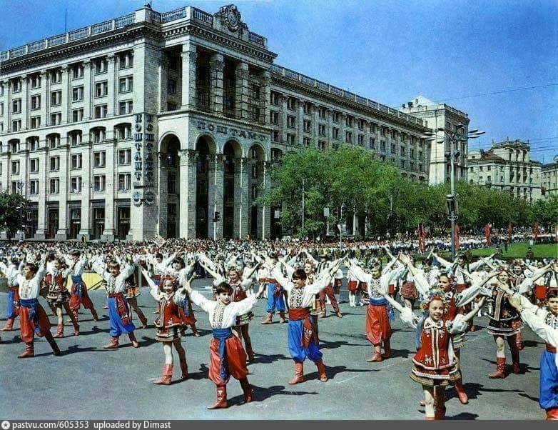 Киев 1977 год. Такое забыть невозможно! Когда Украина была одна з самых развитых республик СССР смотреть онлайн