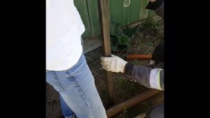 Как забить столбы для забора без кувалды