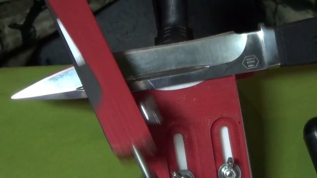 Все ножи как бритва!!! Точилка ,,ЖУК,, (Наточил ножи от ледобура, финку,ножницы) смотреть онлайн