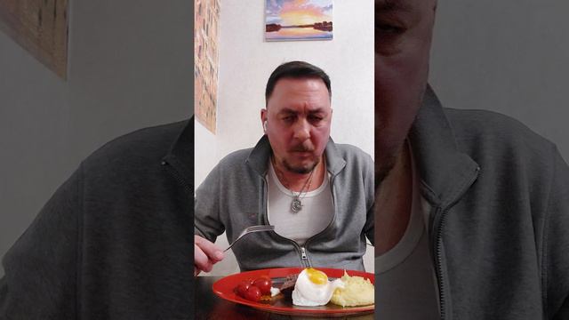 Бифштекс и все, все, все. Гармония максимальная. Вкусно, аж пить хочется. смотреть онлайн