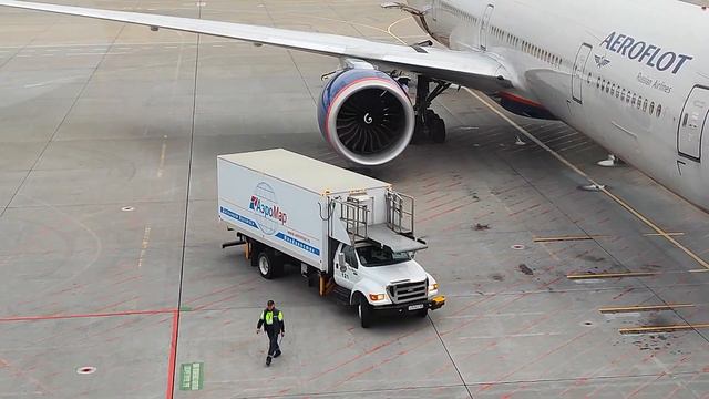 Аэропорт Владивосток. Перронная жизнь! смотреть онлайн