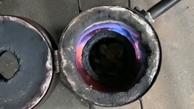Bulk Key Meltdown - Huge Golden Mirrored Bar- ASMR Metal Melting - BigStackD - Trash To Treasure смотреть онлайн