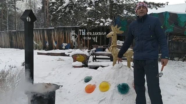 МЯСО с красным соусом в сковороде САДЖ на костре смотреть онлайн