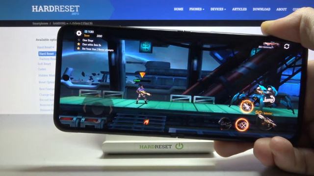 Играем в игру contra returns на телефоне SAMSUNG Galaxy Z Flip 3 5G! смотреть онлайн