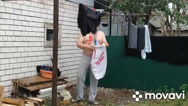 ЖИЗНЬ В ДЕРЕВНЕ /ПОВЕСИЛИ ШТОРЫ /ЗАПЕЧЁННАЯ РЫБА НА МАНГАЛЕ /ЗАНЕСЛИ ДИВАН /УБРАЛИ В ПОГРЕБЕ смотреть онлайн