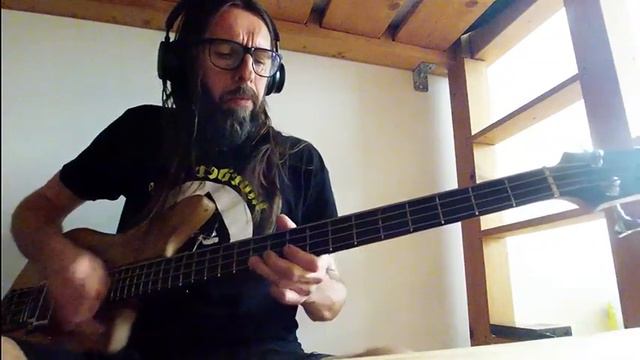 STAY CLEAN - LEMMY BASS RIFF & LYRICS - MOTORHEAD COVER смотреть онлайн