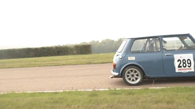 The Battle Mini vs Autobianchi by La P'tite Pilote смотреть онлайн