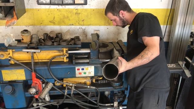 Suburban Gets A Muffler Delete смотреть онлайн