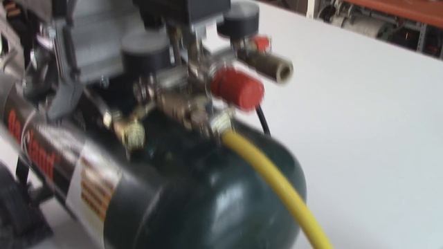 Adhesive Spray Gun - Informative video - upholstery смотреть онлайн