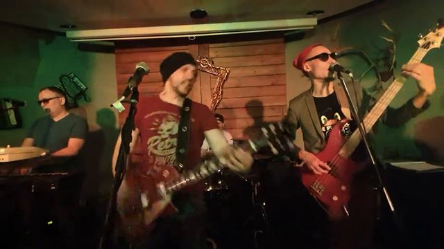 PITBULL BAND - Медведица. Мерещится ли большая, то ли малая
Медведица. Мумий Троль /Кавер Cover смотреть онлайн