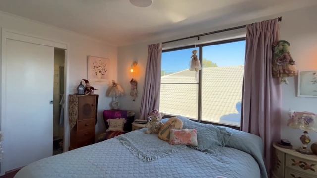 Amy Bennett presents 78 Wrigley Street, Maroochydore смотреть онлайн
