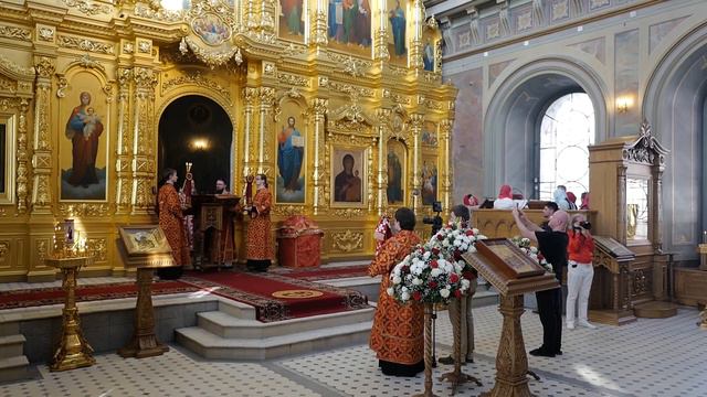 Пасхальная вечерня в соборе Рождества Христова (16.04.2023 г.) смотреть онлайн