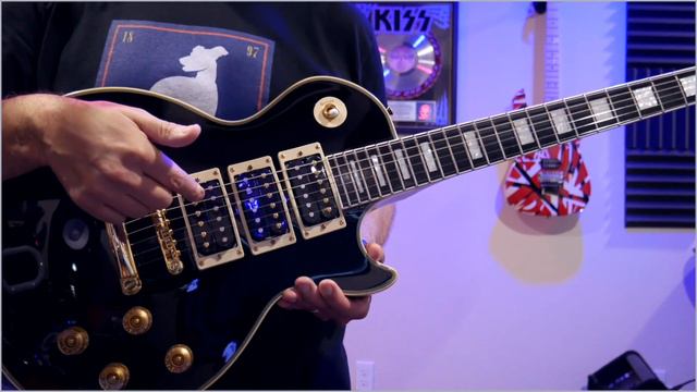 Guitar Collection #3 - Peter Frampton's Epiphone Les Paul Custom "Phenix" смотреть онлайн
