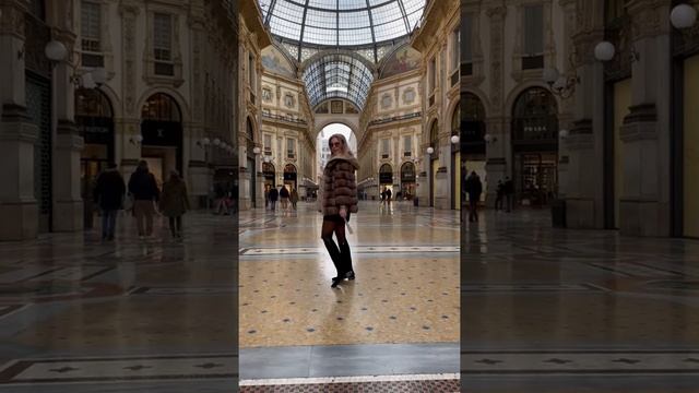 Шуба из соболя с капюшоном из кашемира:(+39)3341694865 Шубка трансформер смотреть онлайн