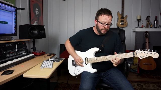 Snow White Charvel San Dimas with POD 1.0 смотреть онлайн