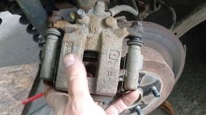 Замена задних тормозных колодок и колодок ручника на Suzuki Grand Vitara