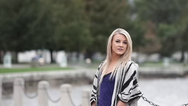 Outdoor Glamour Portrait Shoot For Magazine Feature Using Sony a6000 смотреть онлайн