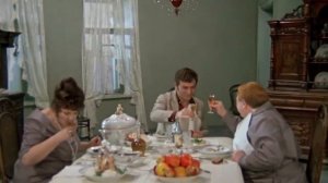 Пью за ваше коммунальное хозяйство. Почему в вашем кефирном заведении такой скудный инвентарь?