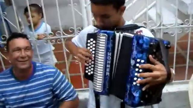 Mi pedazo de acordeon.avi смотреть онлайн