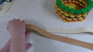 ИЗ КРЫШЕК ОТ ПЛАСТИКОВЫХ БУТЫЛОК. ПОДЕЛКИ СВОИМИ РУКАМИ ИЗ НЕНУЖНЫХ ВЕЩЕЙ.