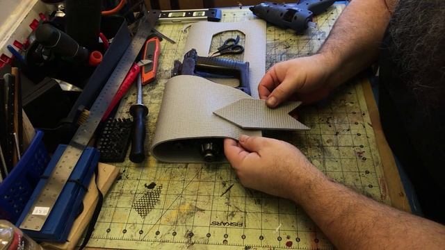 SCI-FI WEAPON HOLSTER: MADE FROM YOGA MAT смотреть онлайн