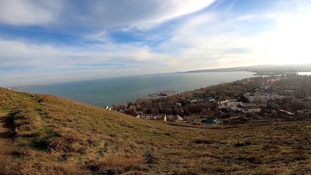 Полёт над набережной и руинами древнего Пантикапея. Гора Митридат. Керчь смотреть онлайн