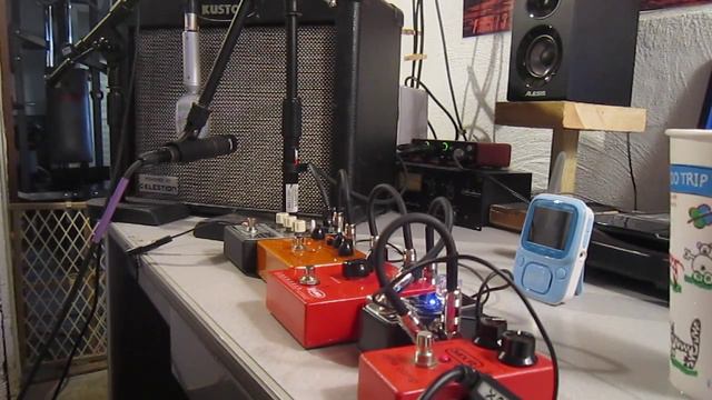 Kustom Dual 30rc and Pedal Pals смотреть онлайн