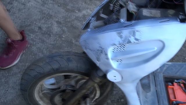 Еще один день в автомастерской. Тюнинг мопеда с аукциона. Новый клиент! смотреть онлайн