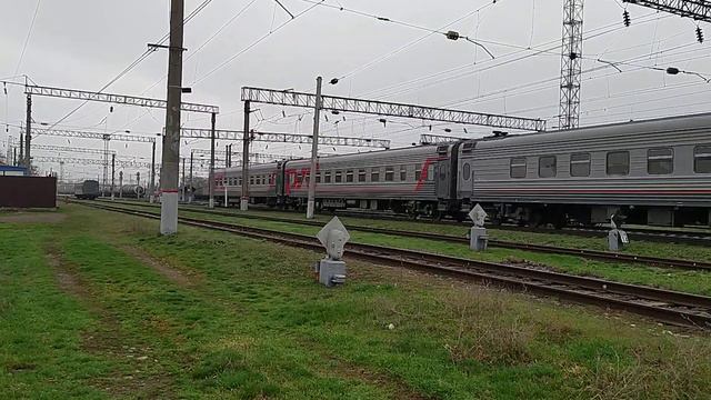 Бригаде плюс! ЭП1М-495 с поездом: Фирменный 