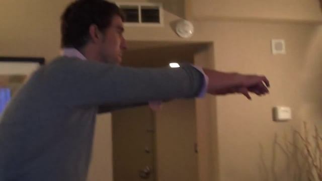 Olympian Michael Phelps demos Michael Phelps Push the Limit Xbox 360 Kinect Video Game смотреть онлайн