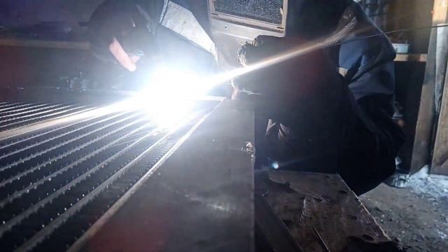220 видео.Автомобильный радиатор смотреть онлайн