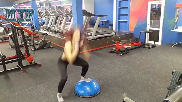 Перепрыгивание с одной ногой на босу смотреть онлайн