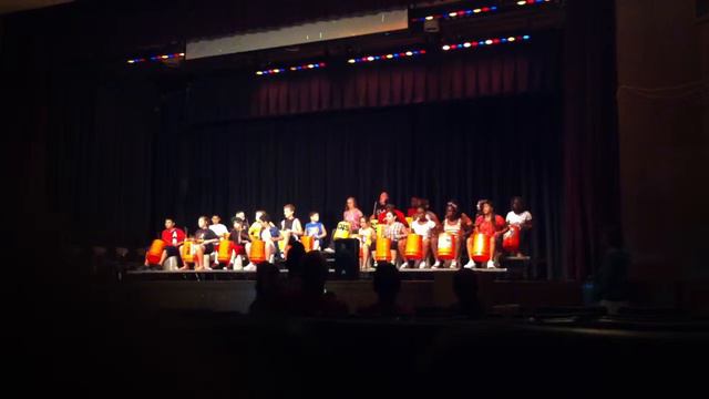 Bucketdrummers at Benjamin middle school смотреть онлайн