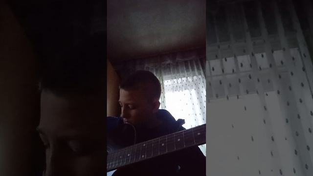 У меня был День рождения,? и мне подарили гитару и решил вот так сыграть ,? Оцените пожалуйста ?? смотреть онлайн