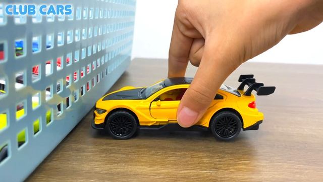 Diecast Car Collection - Box full of Welly Cars and RMZ City Cars смотреть онлайн