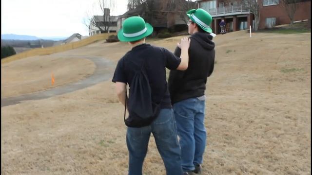 Sticky the Leprechaun and Reneausy the Leprechaun and the quest to find the pot of gold! смотреть онлайн