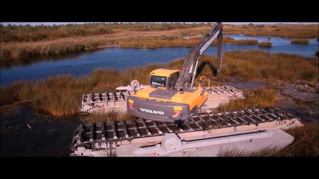 EIK amphibious undercarriage with Volvo EC220 смотреть онлайн