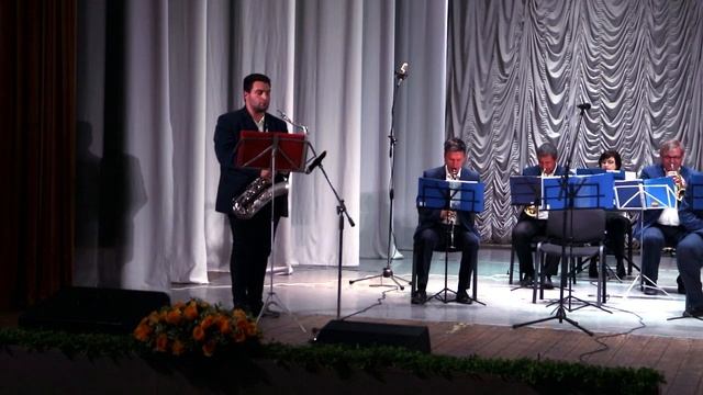 "А музыка звучит". Концерт муниципального духового оркестра г. Сальск смотреть онлайн