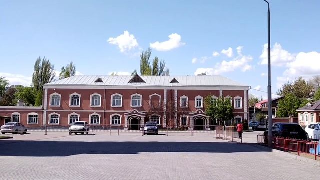 Гуляем по территории церкви " Покрова Пресвятой Богородицы" смотреть онлайн
