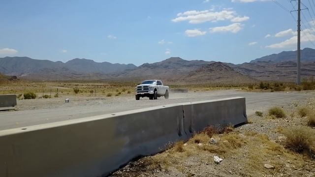 DO NOT Level Your Truck Before Watching This! Jay Flat Out смотреть онлайн