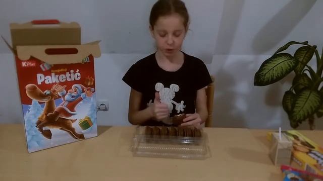 ОТКРЫВАЕМ ИНОСТРАННЫЙ НОВОГОДНИЙ ПОДАРОК! смотреть онлайн
