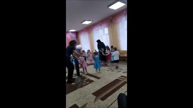 Детский сад Рябинка. День матери смотреть онлайн