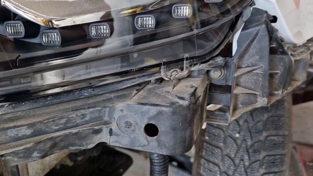 VW Golf 6 headlight replacement and bulb changing (Halogen) - Tutorial смотреть онлайн