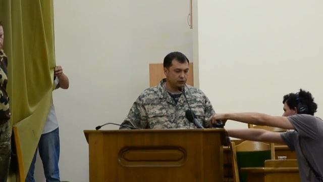 Главой Луганской Народной Республики выбран В.Болотов. смотреть онлайн