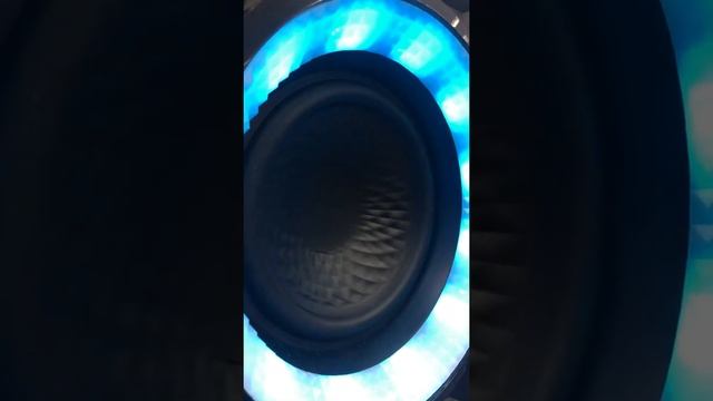 MAC AUDIO MMC 750 (Bass Test) смотреть онлайн